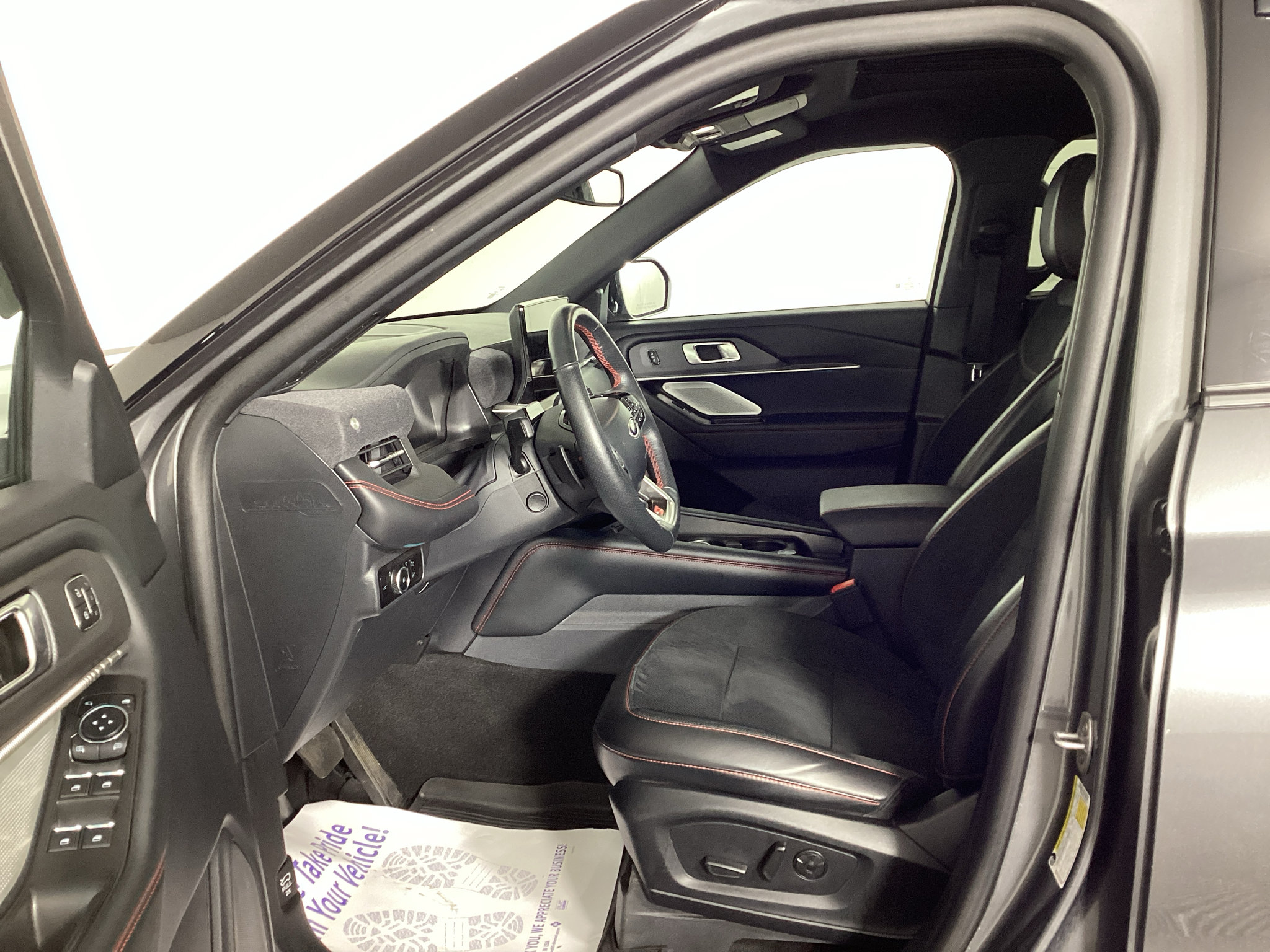 Certified 2025 Ford Explorer ST AWD/4WD image 17