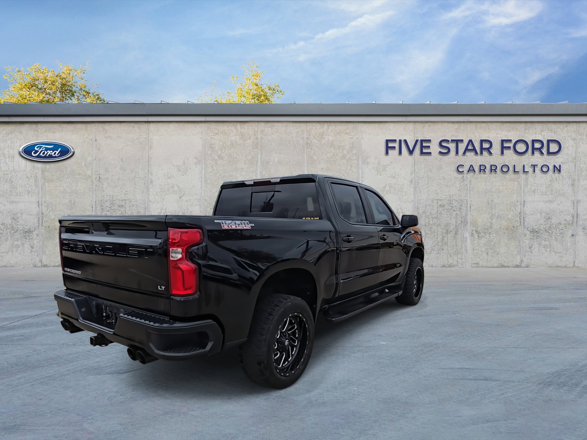 Used 2022 Chevrolet Silverado 1500 LT Trail Boss w/ Convenience Package II image 8