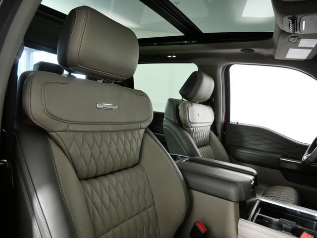 Certified 2025 Ford F250 Platinum w/ Platinum Plus Package AWD/4WD image 9