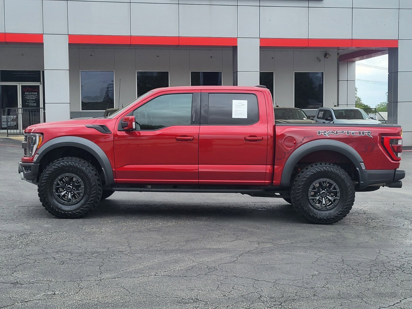 Certified 2022 Ford F150 Raptor w/ Raptor 37 Performance Package image 7