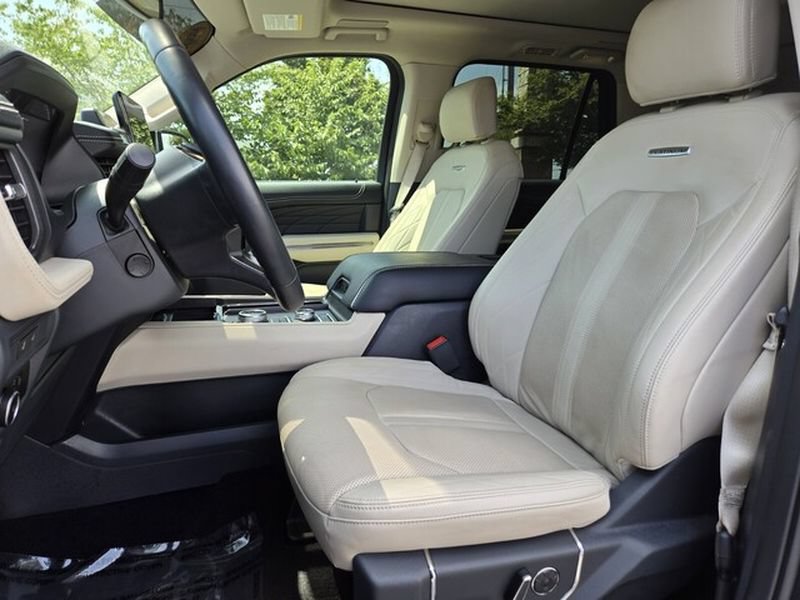 Certified 2024 Ford Expedition Max Platinum AWD/4WD image 9