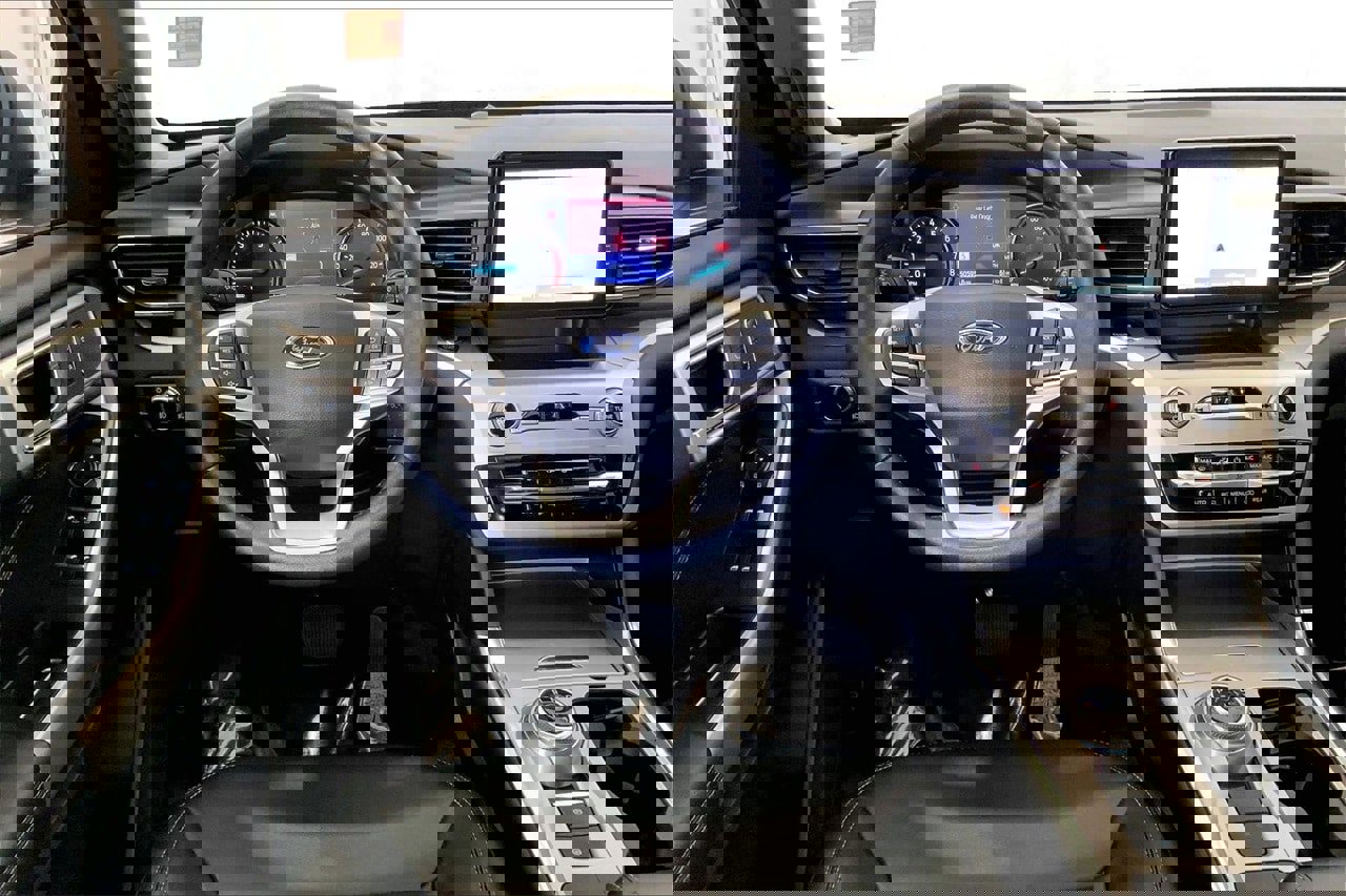 Certified 2023 Ford Explorer XLT w/ Equipment Group 202A image 4