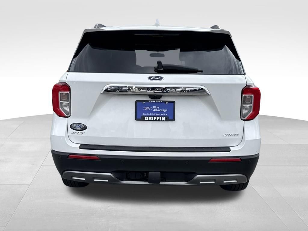 Certified 2023 Ford Explorer XLT image 3