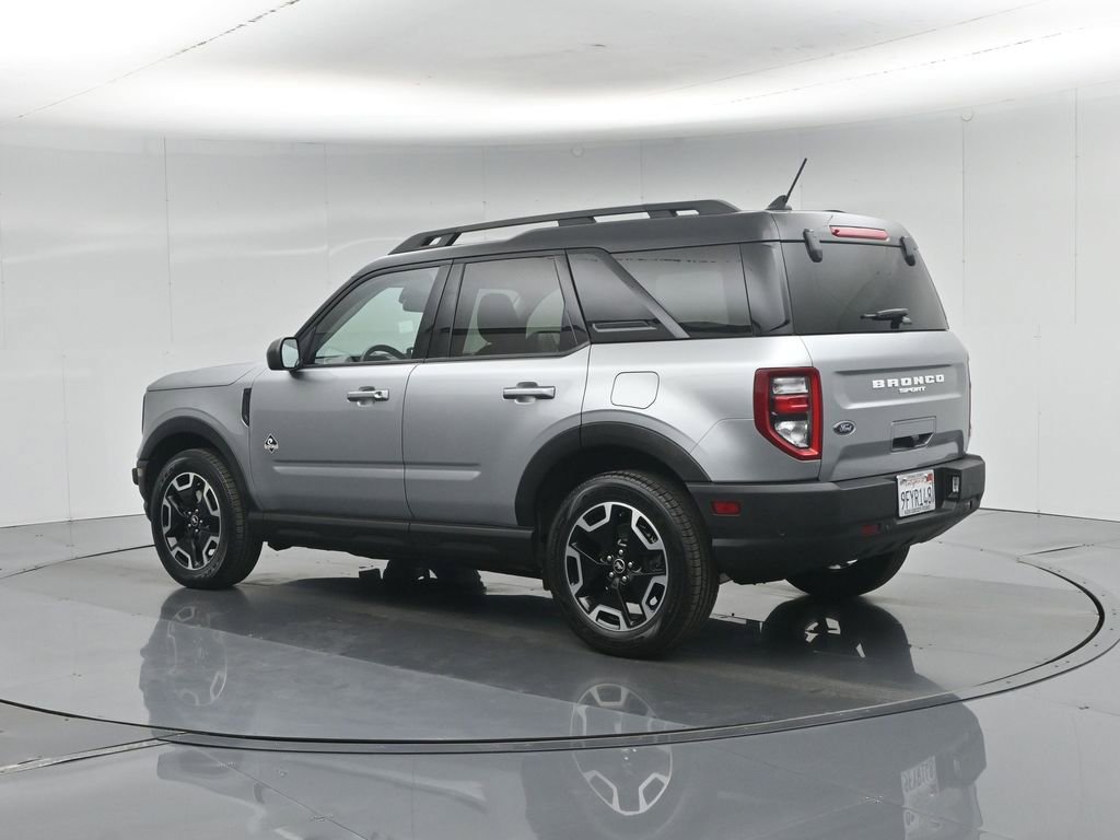 Certified 2022 Ford Bronco Sport Outer Banks w/ Tech Package AWD/4WD image 7
