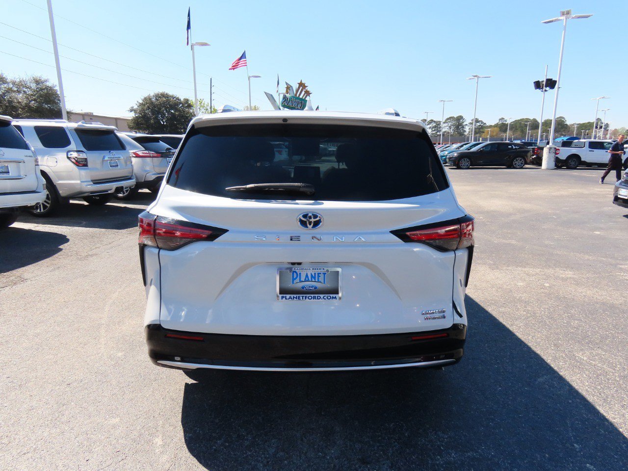 Used 2023 Toyota Sienna Limited image 13