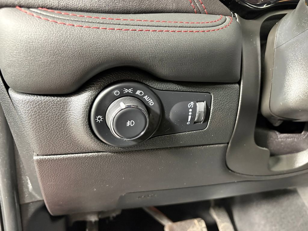 Used 2023 Dodge Durango GT AWD/4WD image 13