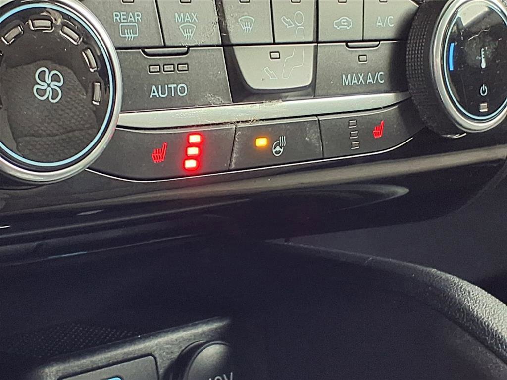 Certified 2022 Ford Escape SE w/ Cold Weather Package image 7