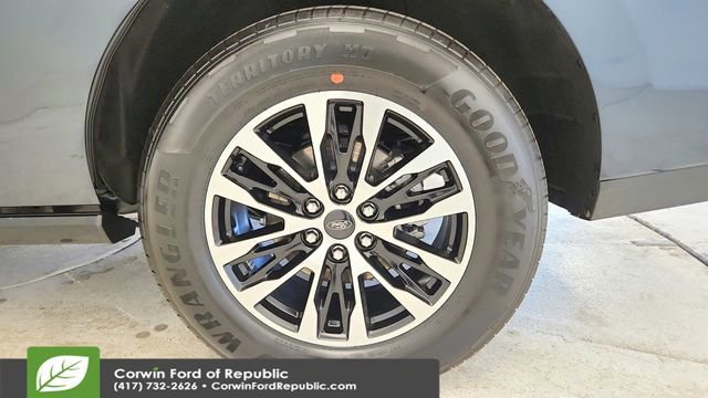 Certified 2025 Ford Expedition Platinum image 9