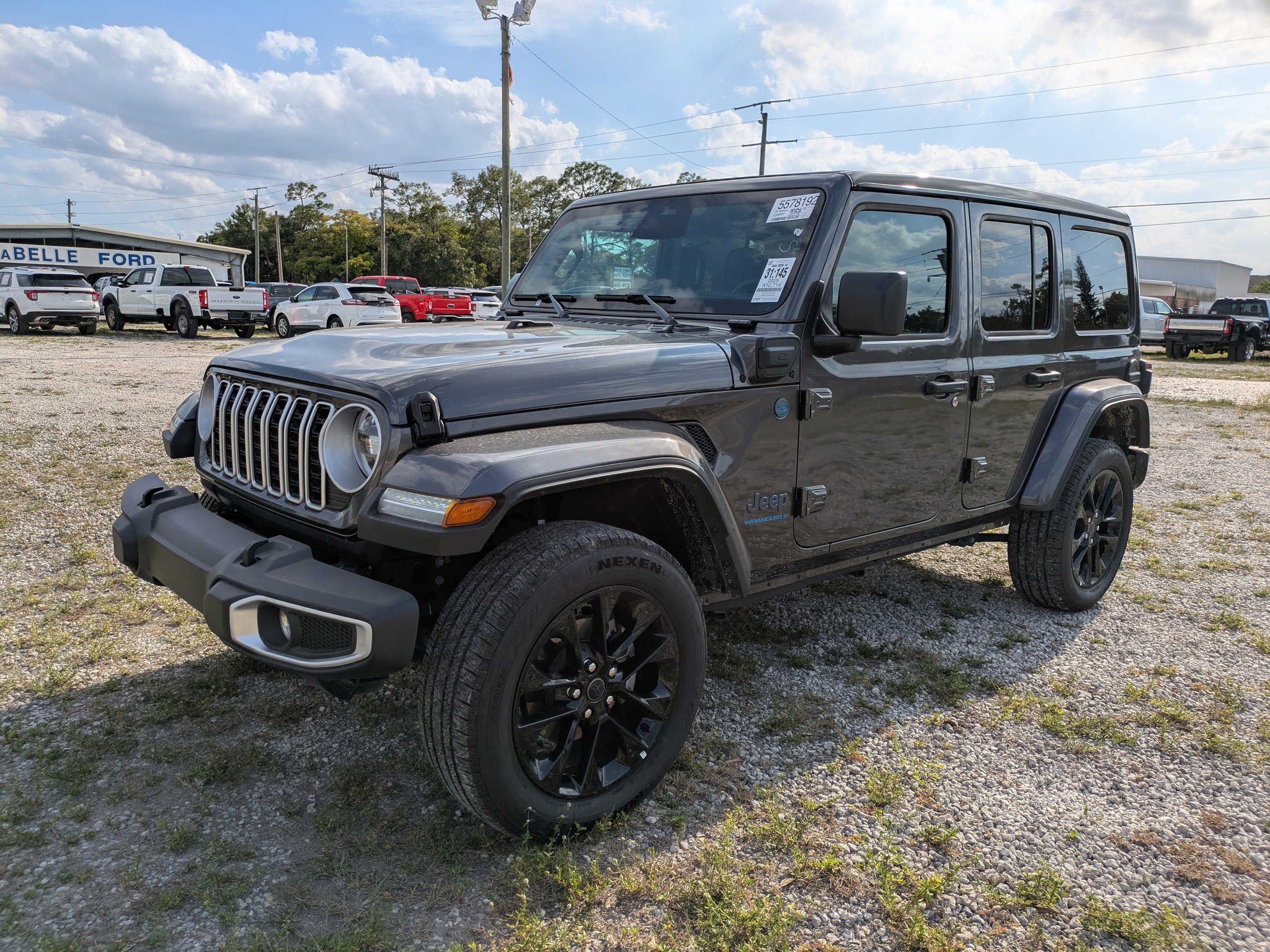 Used 2025 Jeep Wrangler Unlimited Sahara w/ Safety Group AWD/4WD image 8