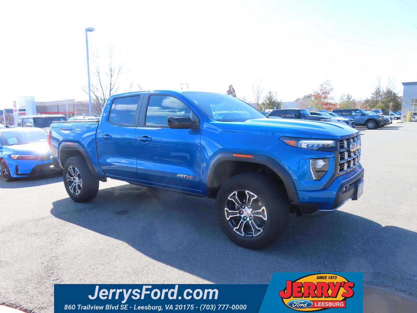 Used 2023 GMC Canyon AT4 w/ AT4 Premium Package image 9