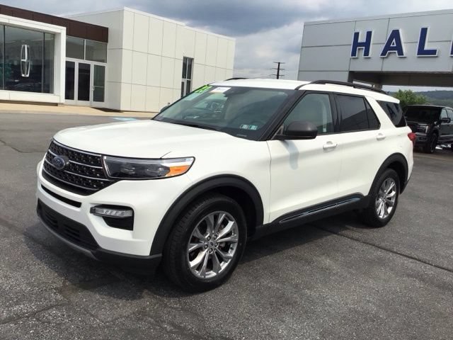Certified 2023 Ford Explorer XLT w/ Equipment Group 202A AWD/4WD image 2