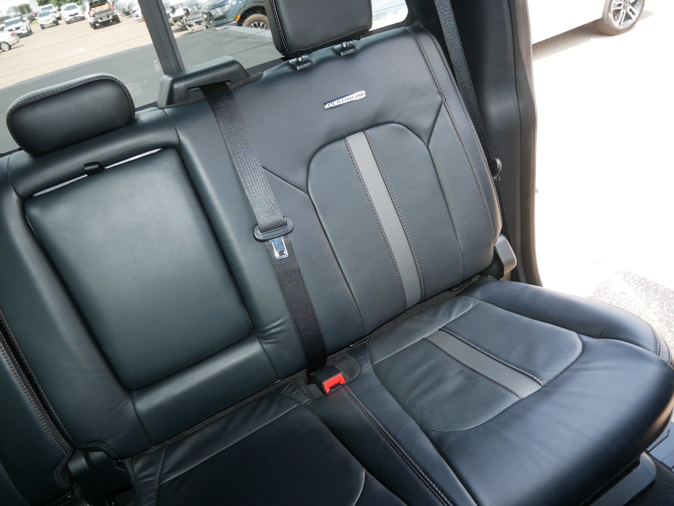Certified 2019 Ford F350 Platinum w/ Platinum Ultimate Package AWD/4WD image 14