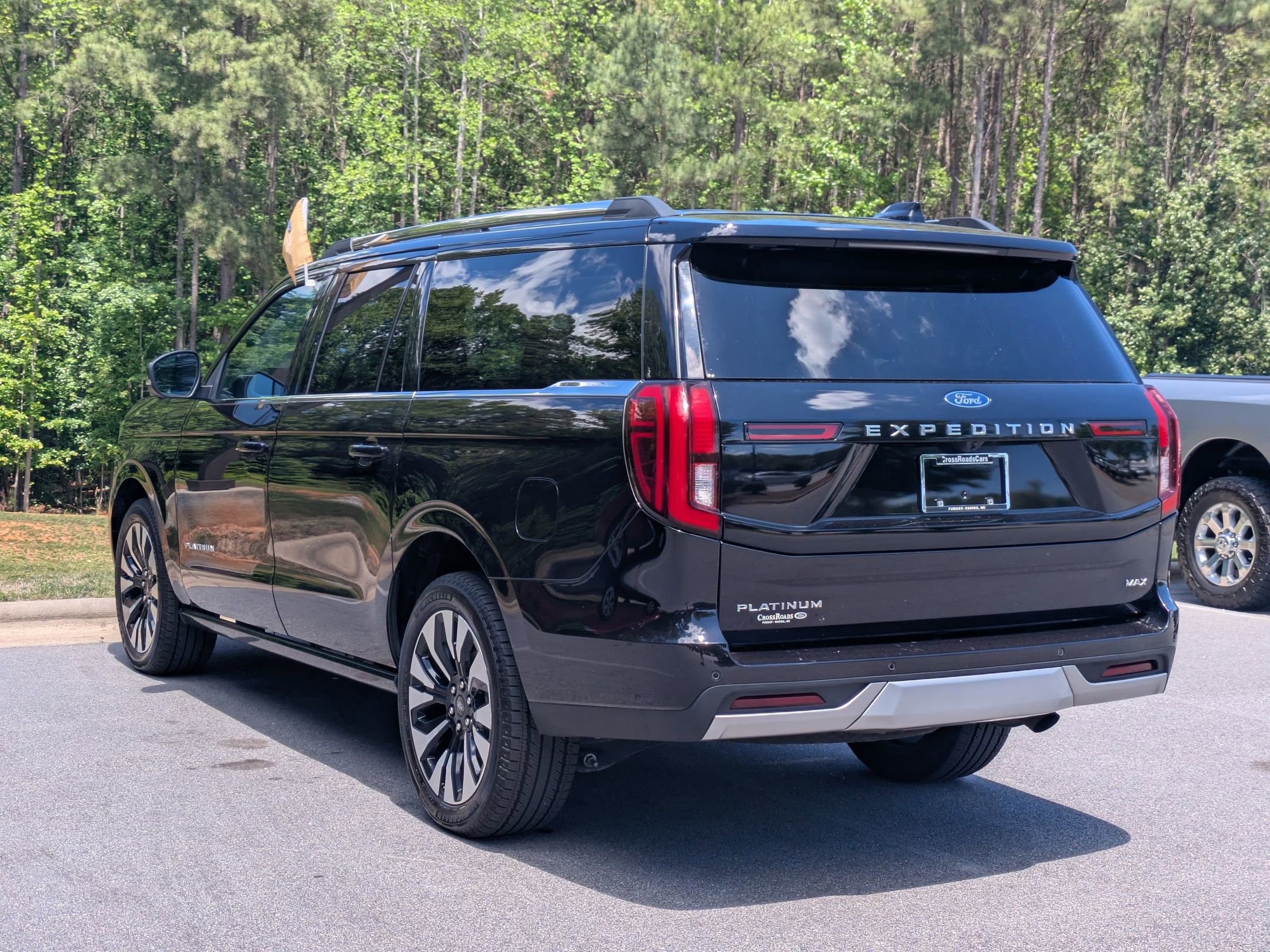 Certified 2025 Ford Expedition Max Platinum w/ Driver's Package AWD/4WD image 5