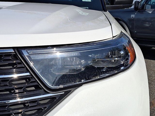 Certified 2022 Ford Explorer XLT w/ Equipment Group 202A AWD/4WD image 28