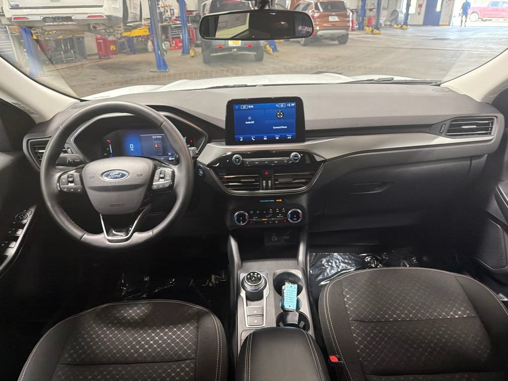 Certified 2025 Ford Escape Active AWD/4WD image 16