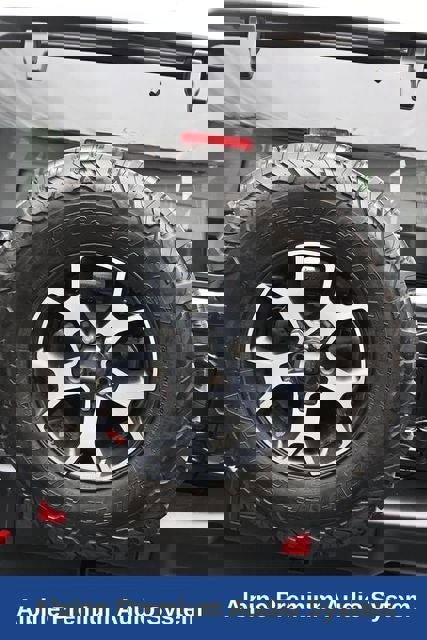 Used 2021 Jeep Wrangler Unlimited Rubicon w/ Dual Top Group AWD/4WD image 31