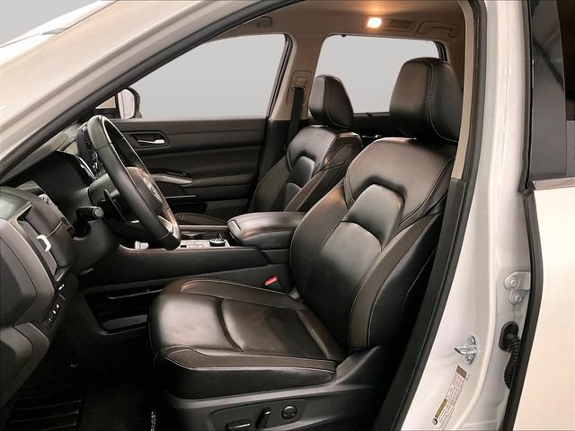 Used 2023 Nissan Pathfinder SL w/ Black Appearance Package AWD/4WD image 24