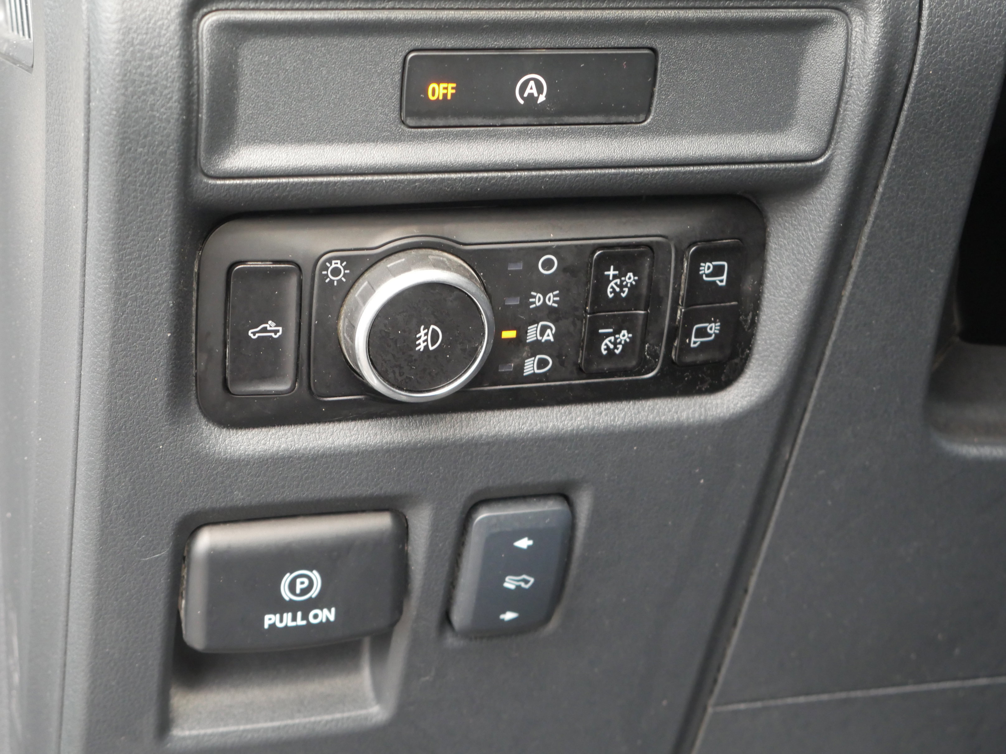 Certified 2025 Ford F150 Lariat w/ Equipment Group 502A High image 12