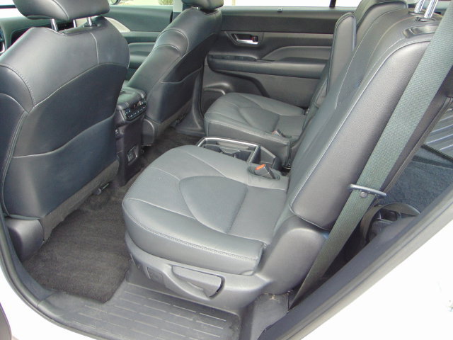 Used 2024 Toyota Grand Highlander AWD image 21