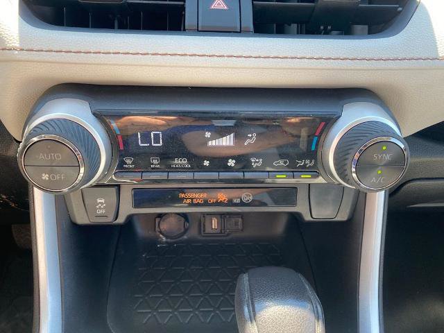 Used 2022 Toyota RAV4 XLE AWD/4WD image 21