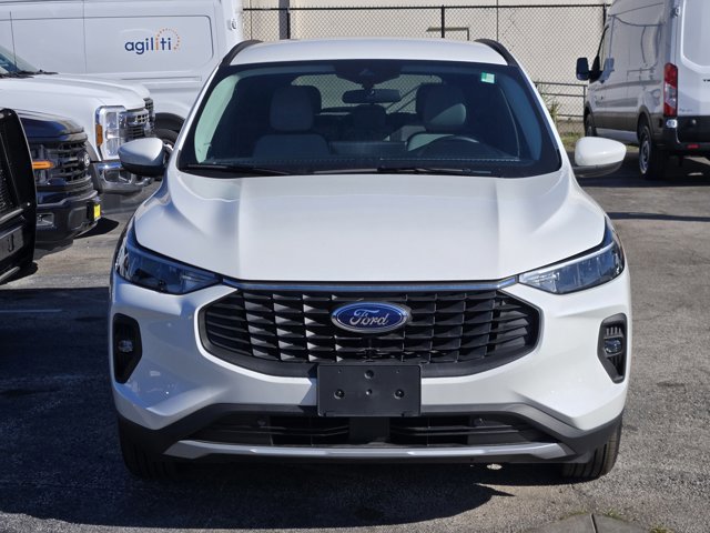 Certified 2025 Ford Escape SE image 2