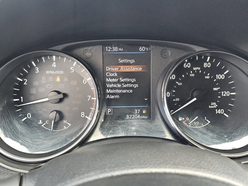 Used 2018 Nissan Rogue SV AWD/4WD image 29