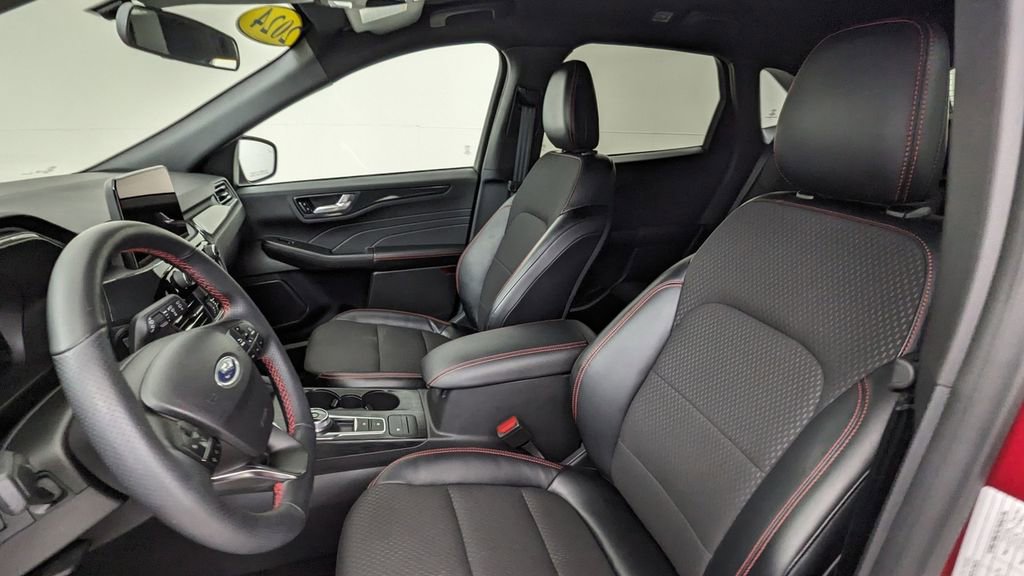 Certified 2024 Ford Escape ST-Line w/ Equipment Group 301A image 2