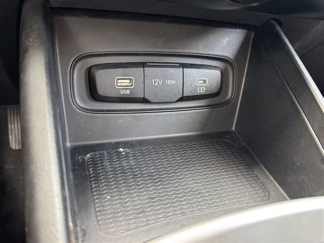 Used 2023 Hyundai Venue SEL FWD image 25