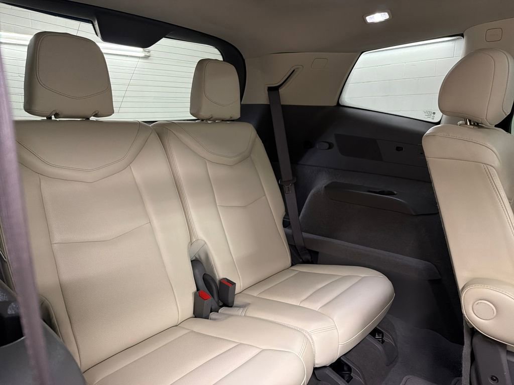 Used 2020 Cadillac XT6 Premium Luxury image 32