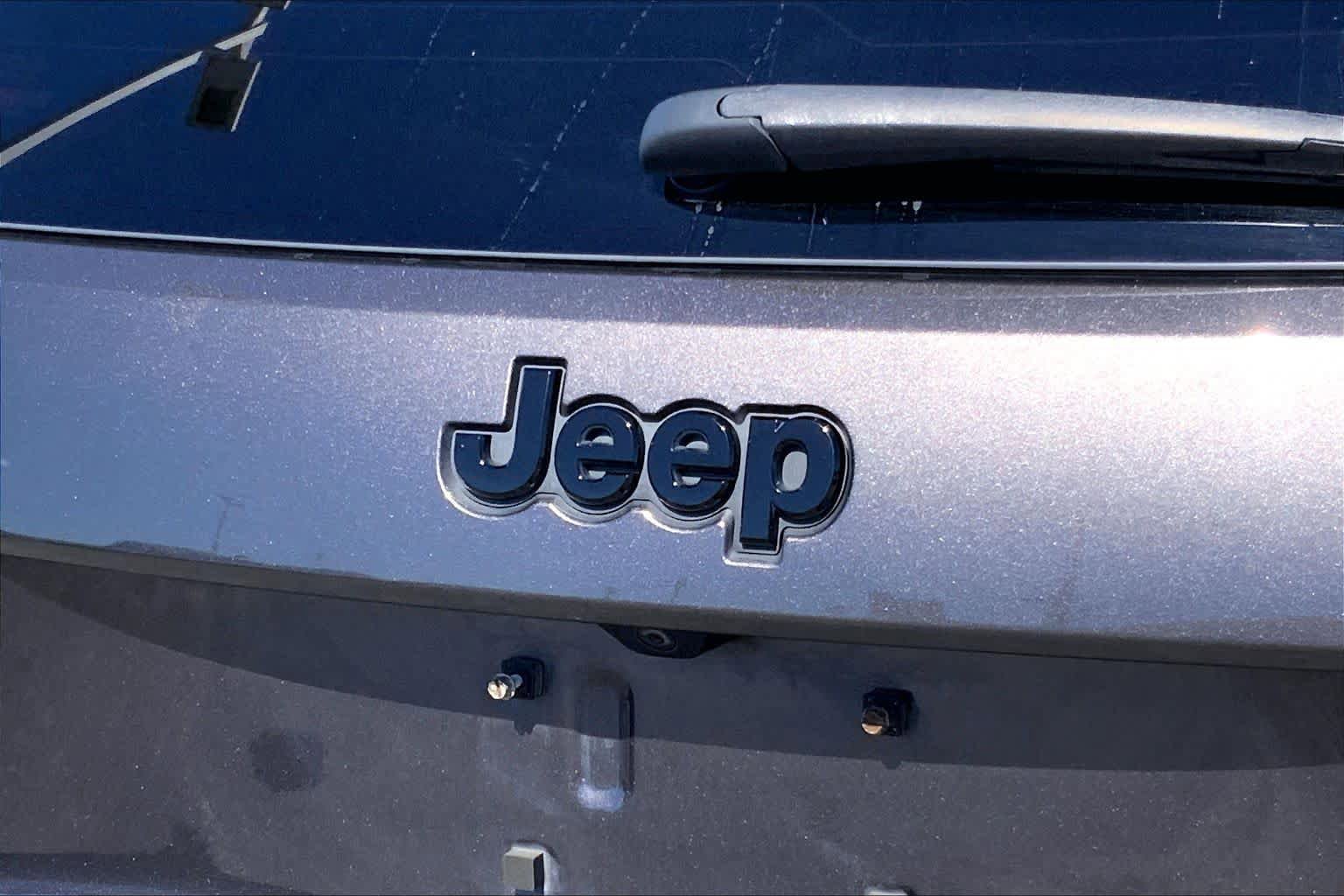 Used 2019 Jeep Grand Cherokee Altitude RWD image 27