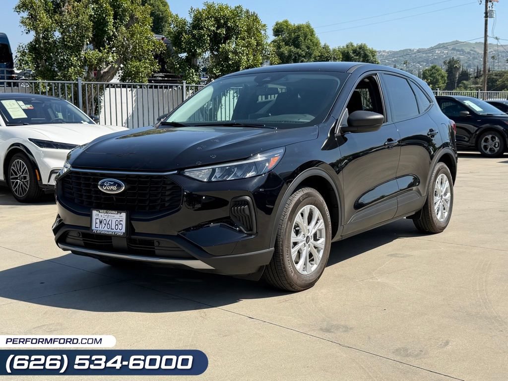 Certified 2025 Ford Escape Active FWD image 1