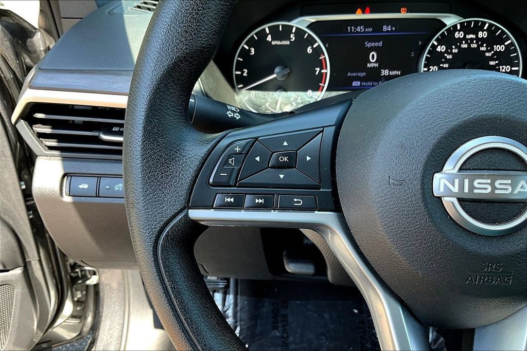Used 2025 Nissan Altima 2.5 SV FWD image 13