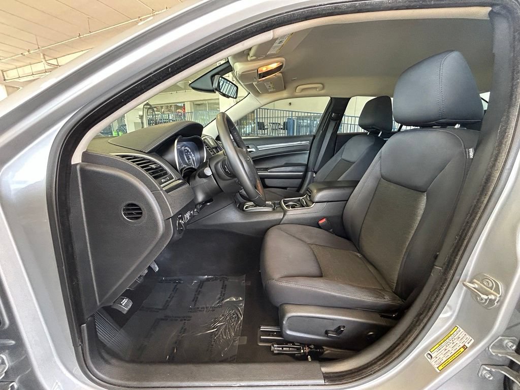 Used 2021 Chrysler 300 Touring w/ Sport Appearance Package RWD image 11