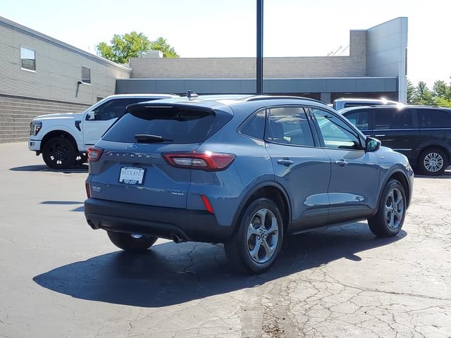 Certified 2025 Ford Escape ST-Line Select AWD/4WD image 3