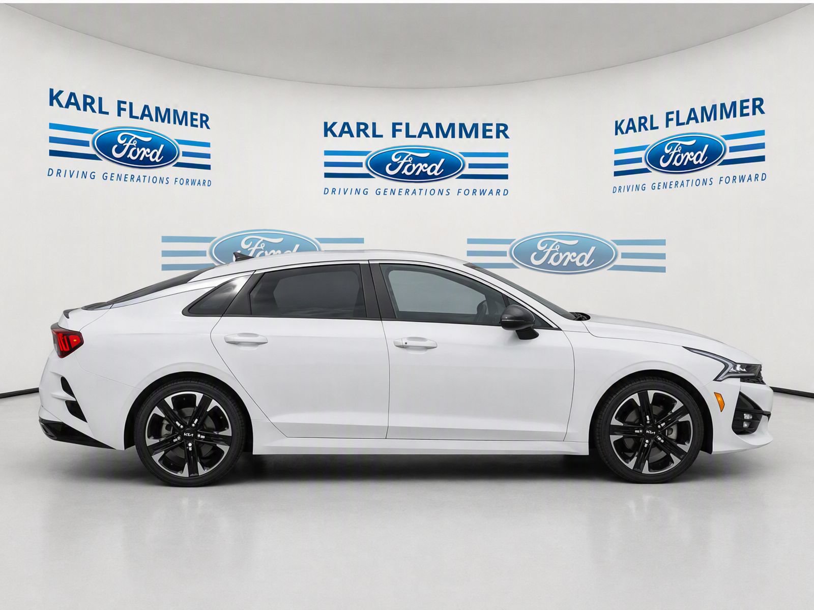 Used 2022 Kia K5 GT-Line AWD/4WD image 2