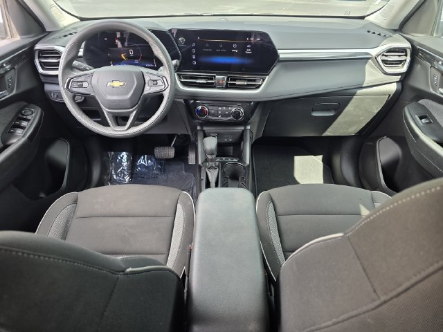 Used 2025 Chevrolet TrailBlazer LT AWD/4WD image 5