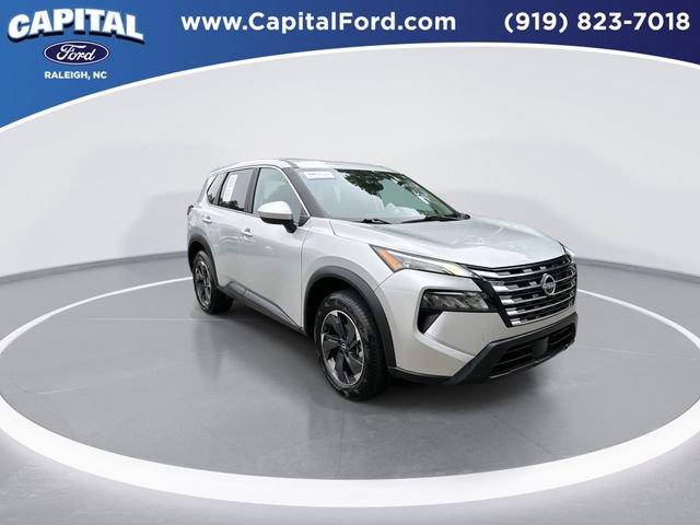 Used 2025 Nissan Rogue SV FWD image 2