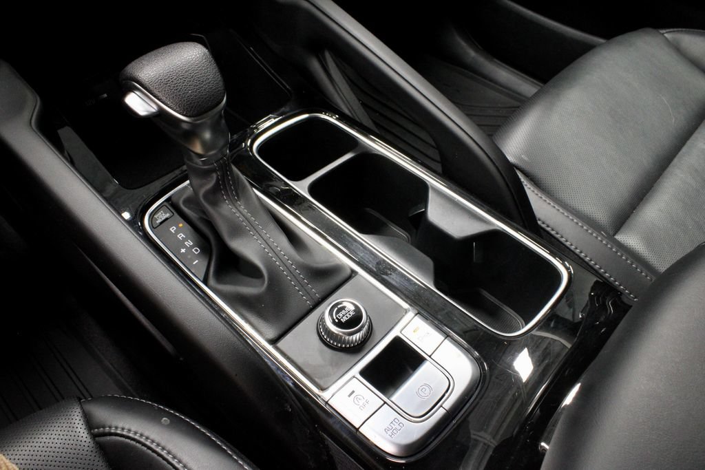 Used 2025 Kia Telluride LX FWD image 32