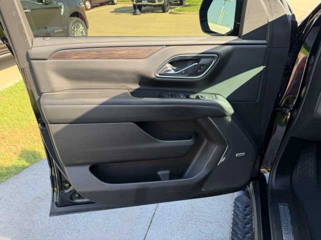 Used 2023 Chevrolet Suburban Z71 w/ Max Trailering Package AWD/4WD image 9