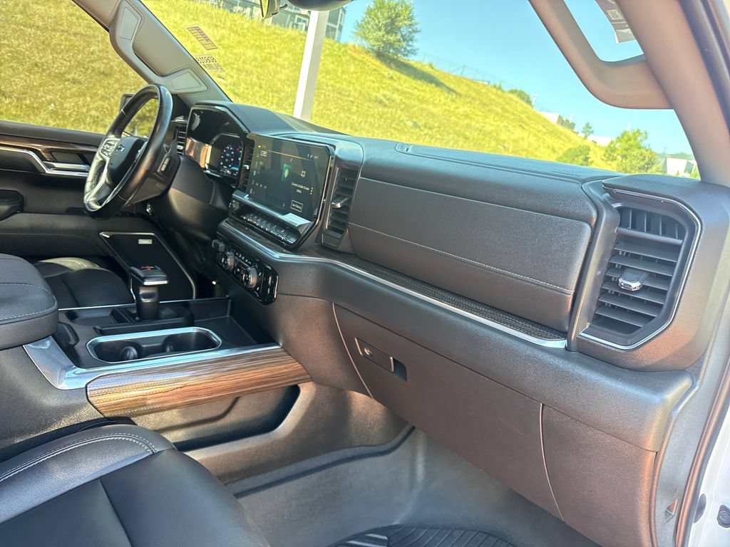 Used 2023 Chevrolet Silverado 1500 RST w/ Redline Edition AWD/4WD image 29