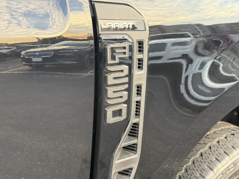 Certified 2023 Ford F250 Lariat w/ Lariat Ultimate Package AWD/4WD image 14