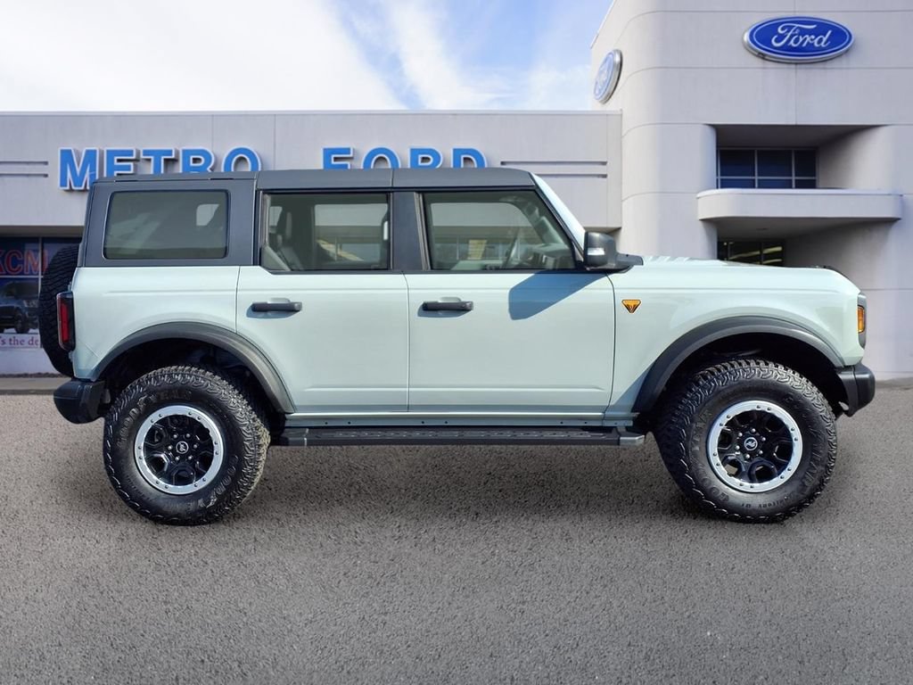 Certified 2023 Ford Bronco Badlands AWD/4WD image 2