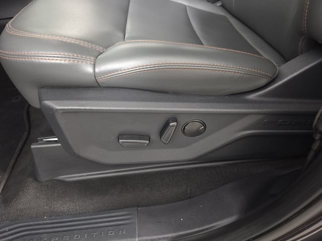 Certified 2025 Ford Expedition Active AWD/4WD image 25