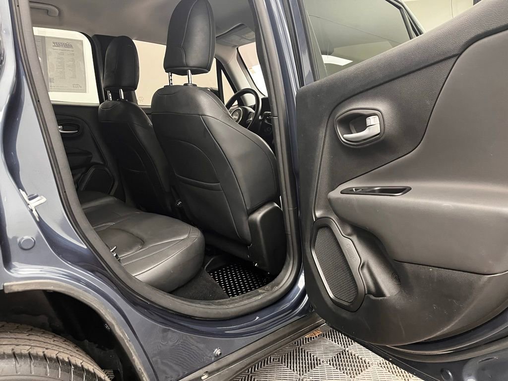 Used 2023 Jeep Renegade Limited image 30