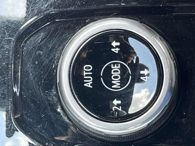 Used 2023 Chevrolet Colorado Z71 w/ Z71 Convenience Package 2 AWD/4WD image 30