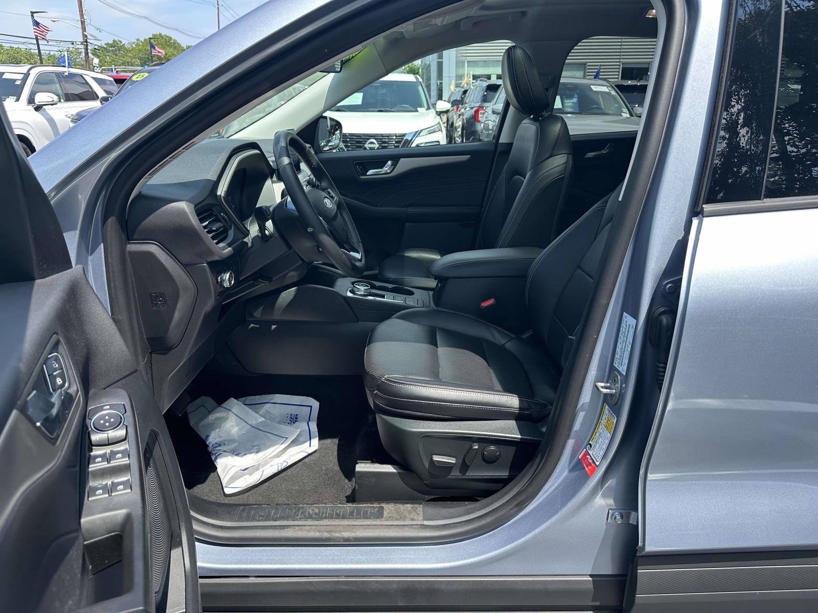 Certified 2022 Ford Escape SEL AWD/4WD image 17