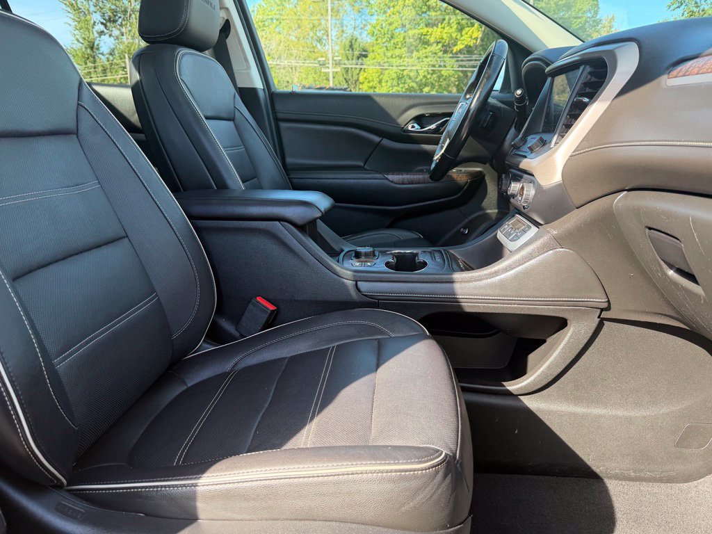 Used 2020 GMC Acadia Denali w/ Technology Package AWD/4WD image 18