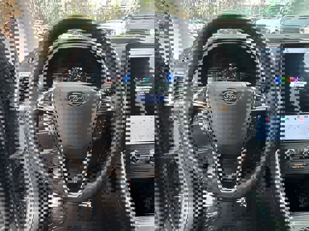 Certified 2024 Ford Edge Titanium image 16