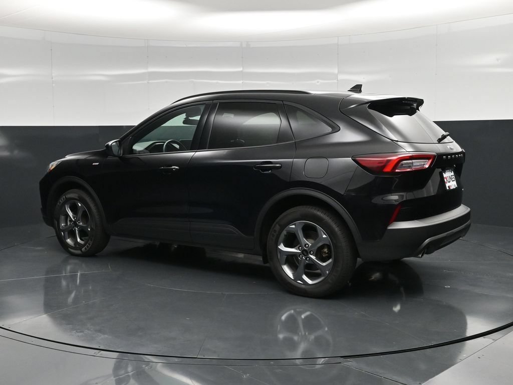 Certified 2025 Ford Escape ST-Line Select AWD/4WD image 7