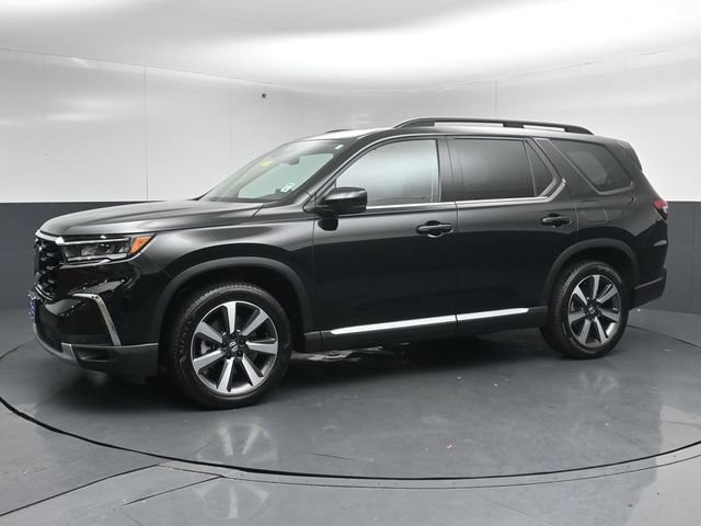 Used 2025 Honda Pilot Touring image 4